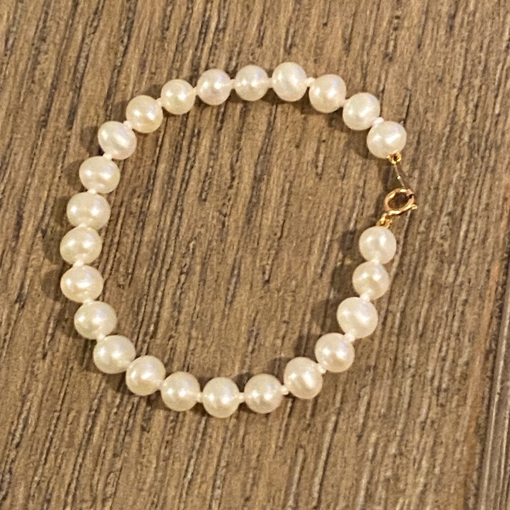 14k Gold Silk Knotted Pearl Bracelet